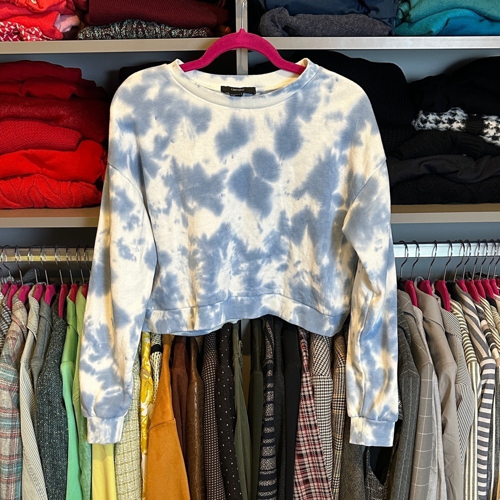 Forever 21 blue/white tie dye long sleeve crew neck cropped sweatshirt size S